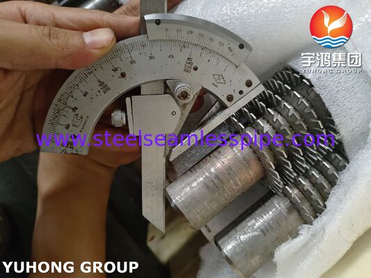 Wysokiej częstotliwości spawane zębkowane rury z płetwami TP304H Baza / SS304 Fin